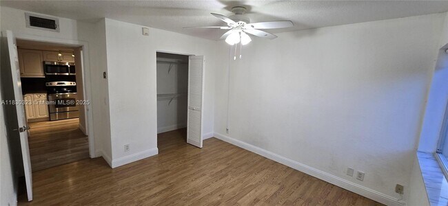 Building Photo - 10781 Cleary Blvd