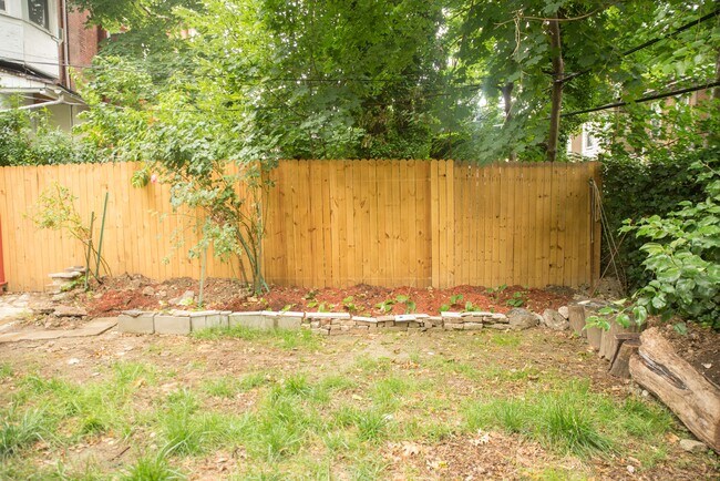 Private Yard - 5031 Cedar Ave