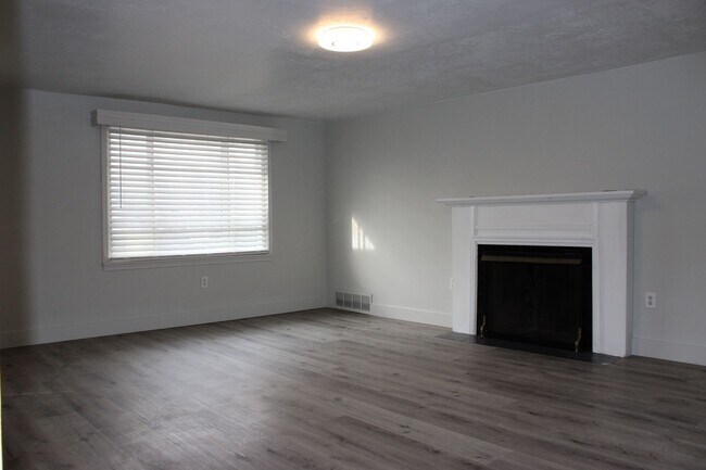 Building Photo - 760-762 N 100 W