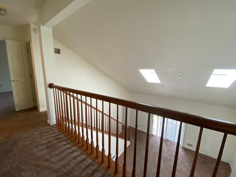 Building Photo - 106 Amber Ln