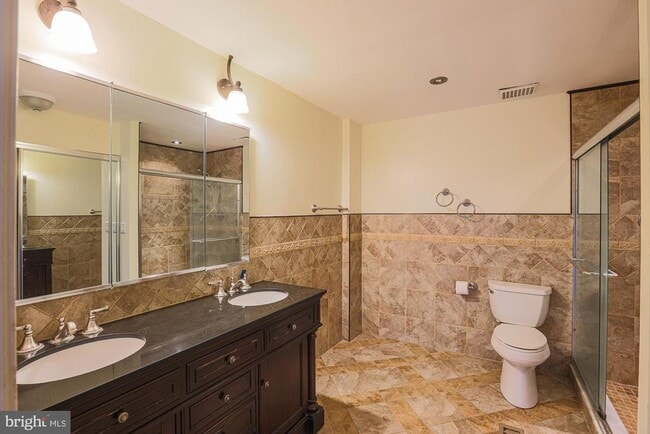 Building Photo - 17 Farmhouse Ct