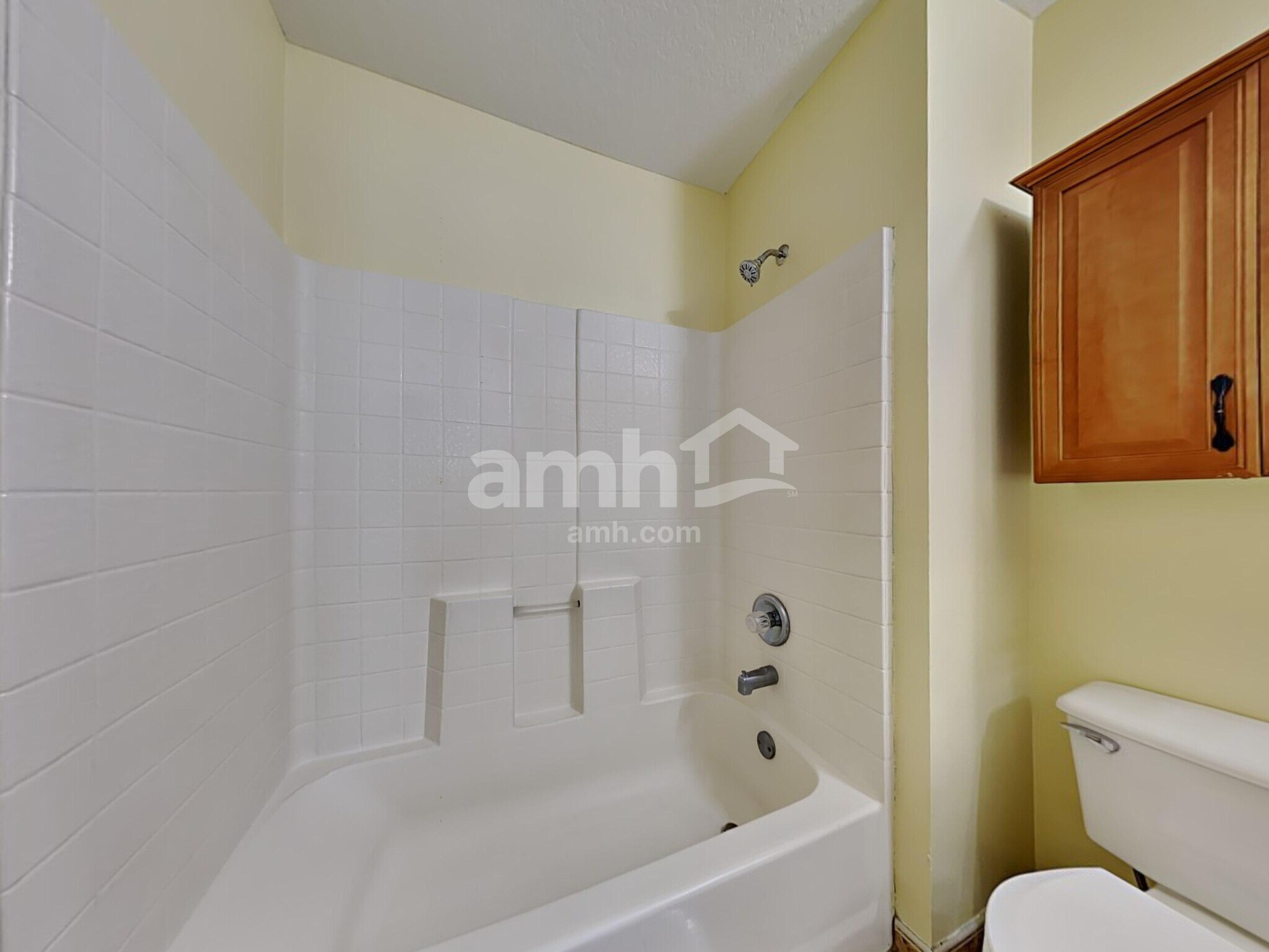 Building Photo - 3049 Holland Dr