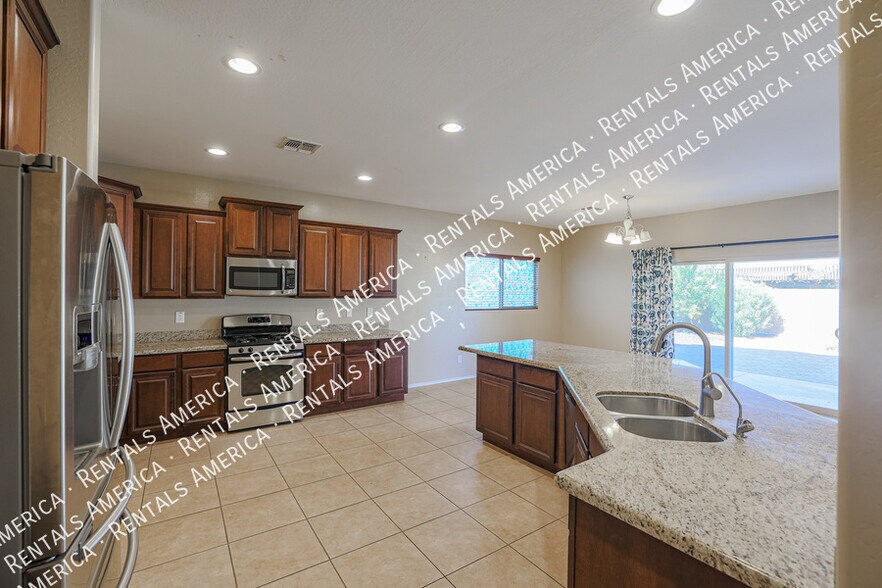 Building Photo - 2954 E Coconino Dr