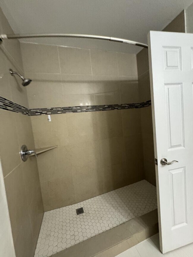 Building Photo - 10157 Barberry St