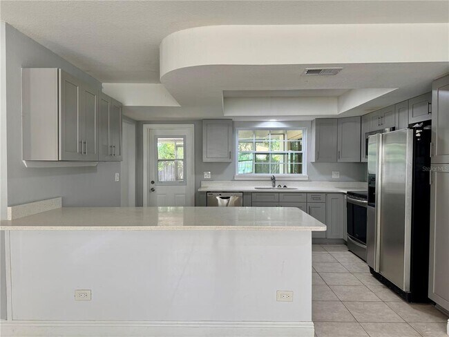 Building Photo - 8515 Sandberry Blvd