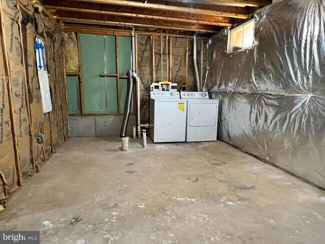 Building Photo - 17 Snead Drive.