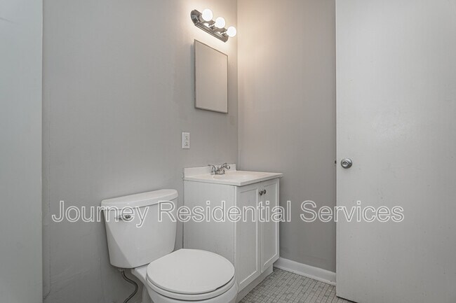 Building Photo - 6033 Santa Fe Dr
