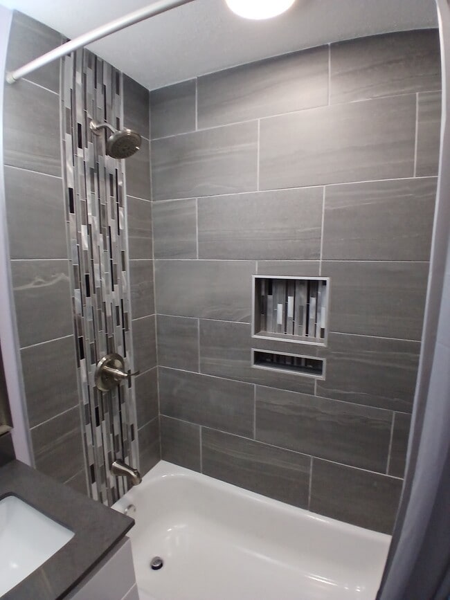 Building Photo - 3702 Armstrong Rd