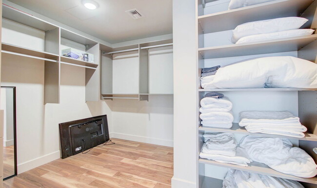 Building Photo - 4422 N 75th St