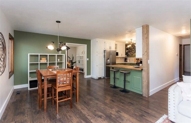 Building Photo - 6 Lambeth Cir