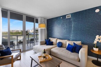 Building Photo - 2602 E Hallandale Beach Blvd