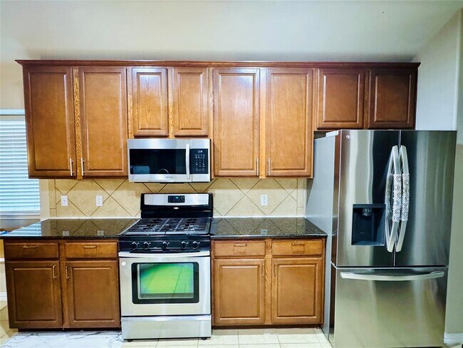 Building Photo - 2512 Ericanna Ln