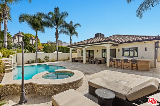 Building Photo - 12419 Erwin St