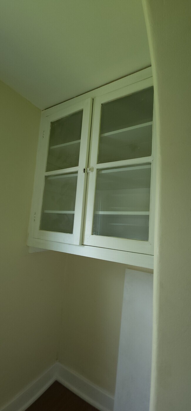 Building Photo - 446 Brightwood Ave