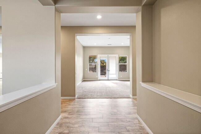 Building Photo - 113 Azzuro Dr