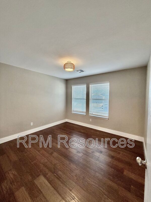 Building Photo - 1617 NW 150th Terrace