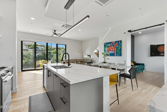 Building Photo - 1501 N Miller Rd