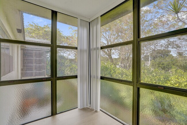 Building Photo - 1040 Homewood Blvd