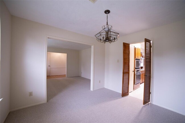 Building Photo - 13214 Ensley Wood Dr