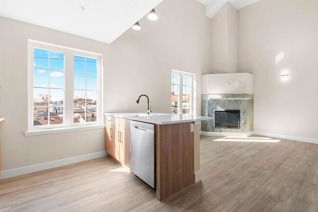 Primary Photo - 212 70th St