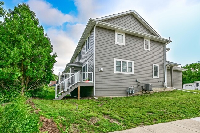 Building Photo - 2905 N 186th St