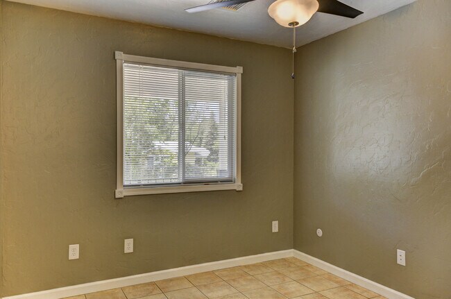 Building Photo - Home for Rent in Prescott!  - Alley Parking