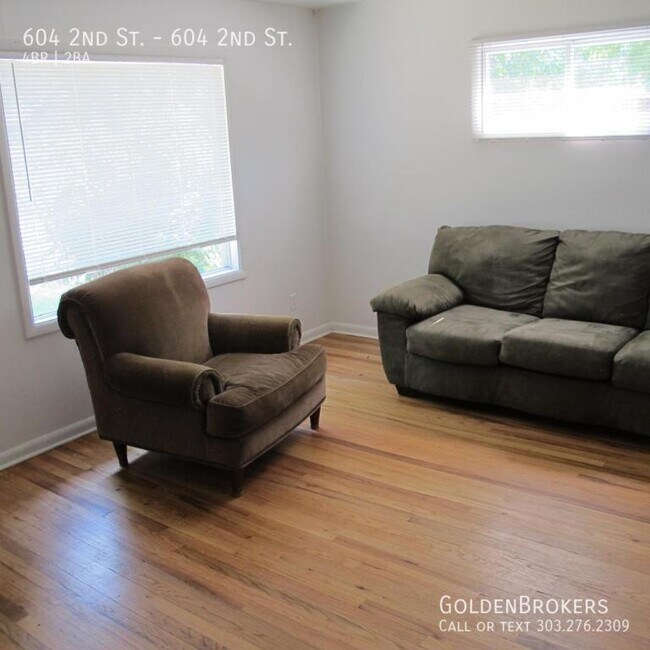 Building Photo - 604 2nd St