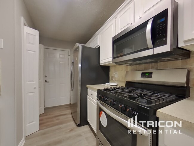 Building Photo - 203 Coldsprings Ct