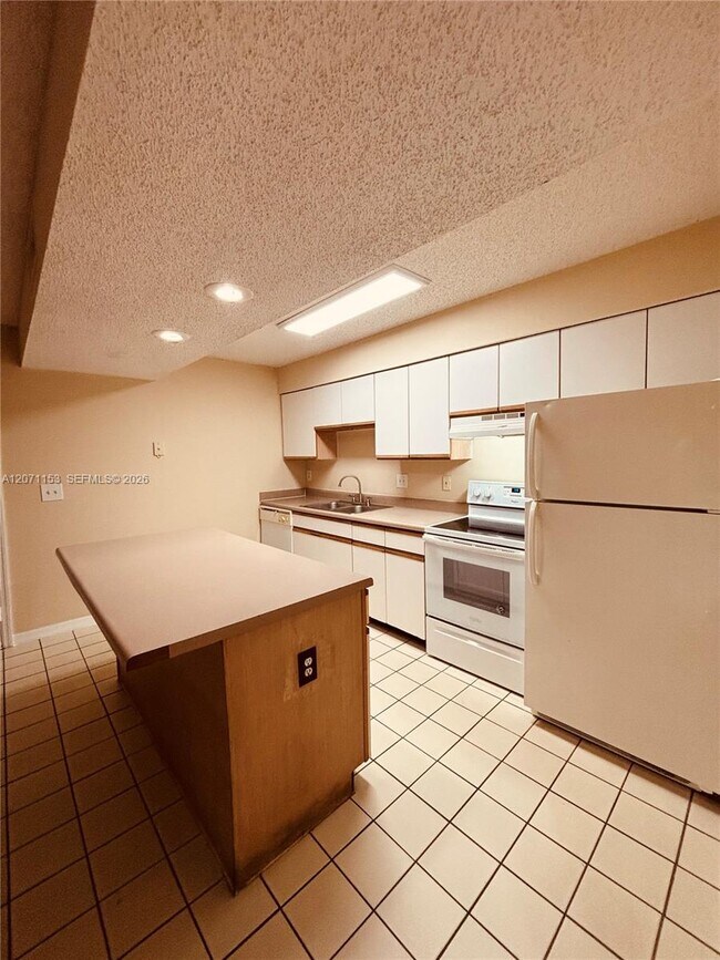 Building Photo - 4055 W McNab Rd