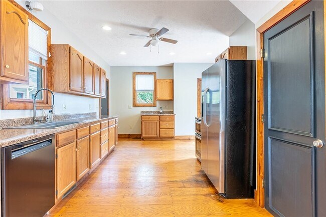 Building Photo - 244 Quitman St