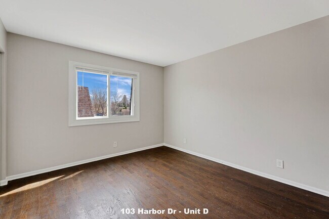 Building Photo - 103 Harbor Dr