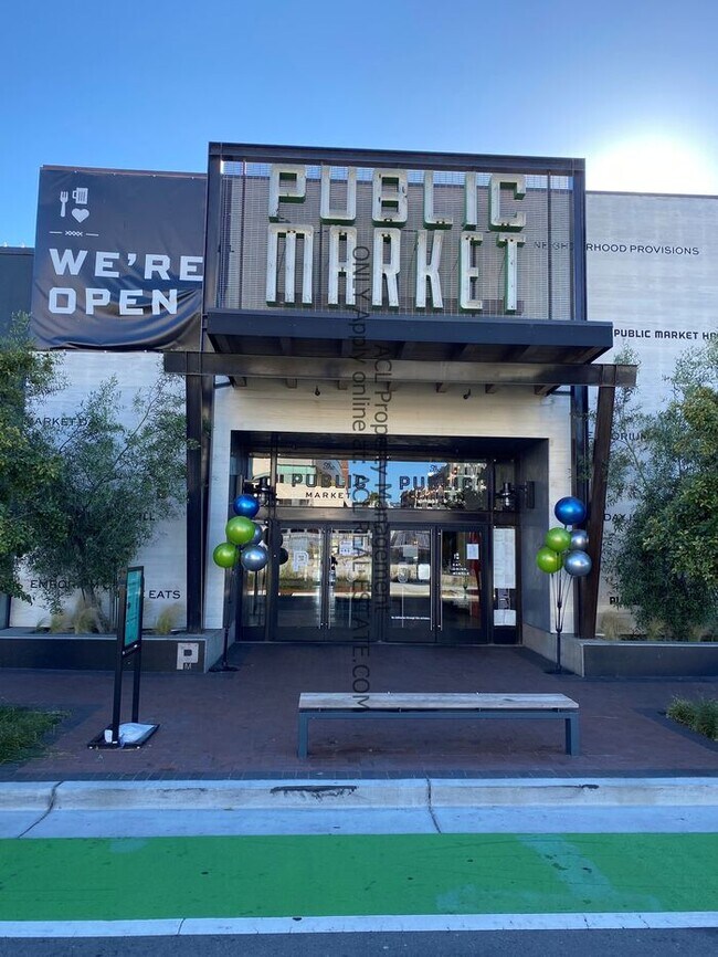 Building Photo - Perectly Located, **PET FRIENDLY** Spacious, 2bed/ 2bath, Emeryville Condo For Rent