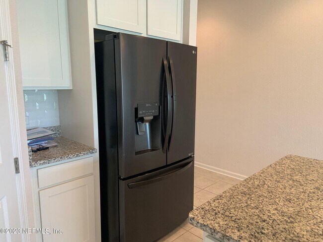 Building Photo - 816 Redtail Ln