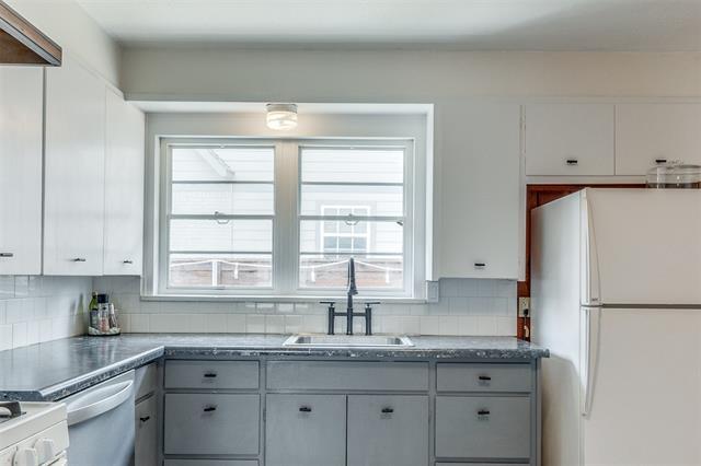 Building Photo - 5459 Vanderbilt Ave