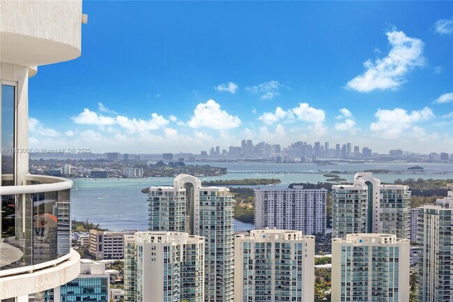 Building Photo - 17201 Collins Ave