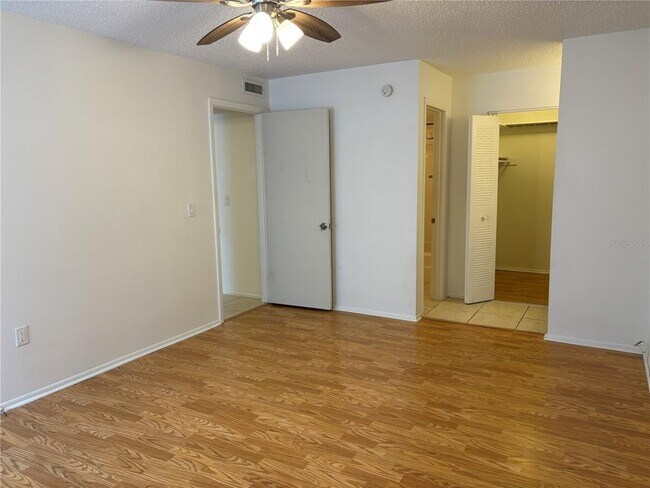 Building Photo - 744 116th Ave N