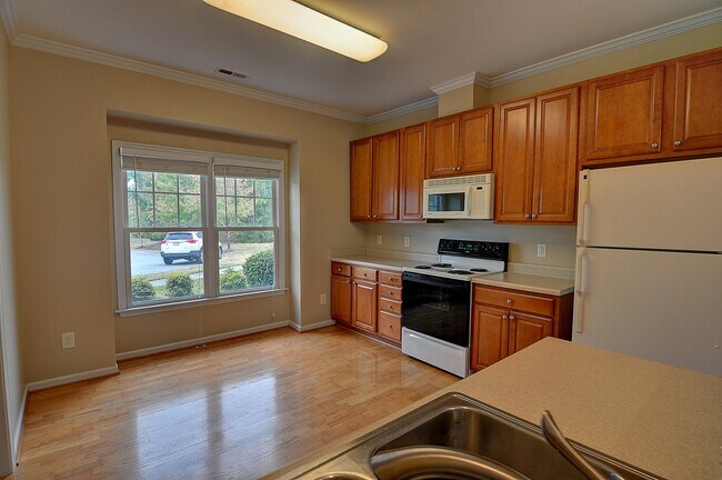 Building Photo - Light, Bright Governor's Village Townhome