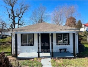 Building Photo - 415 Valley Rd