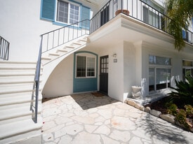 Building Photo - 505 Via del Monte