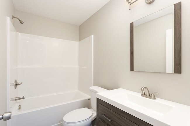 Building Photo - 3 Bed, 2 Bath Home in Maple Falls with 2 Car garage
