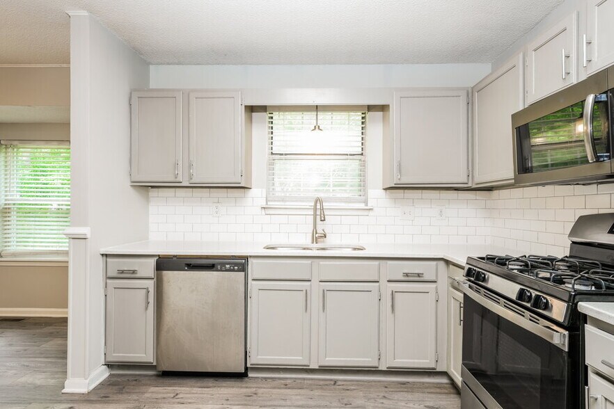 Building Photo - 6609 Swift Creek Rd