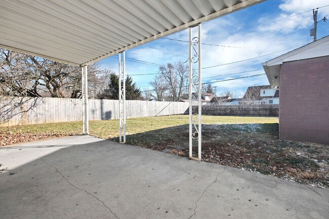 Building Photo - 472 Buena Vista Ave