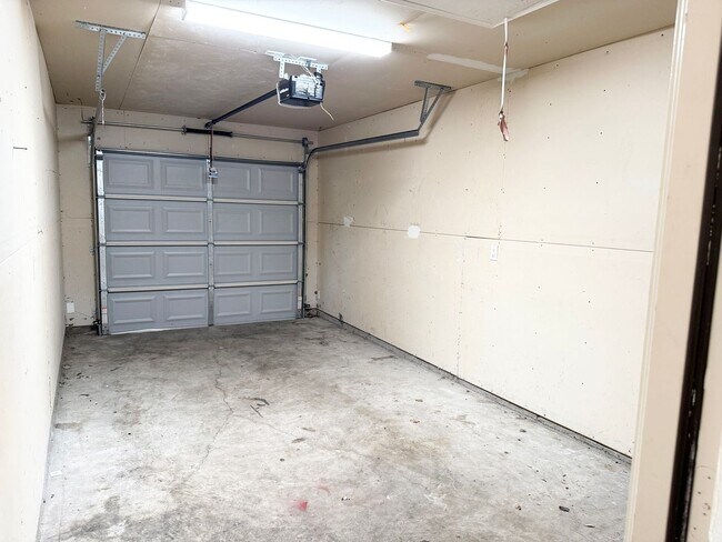 Building Photo - 129 Stewart Bend Ct