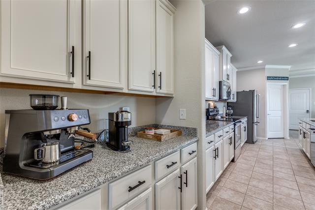 Building Photo - 1000 Marietta Ln