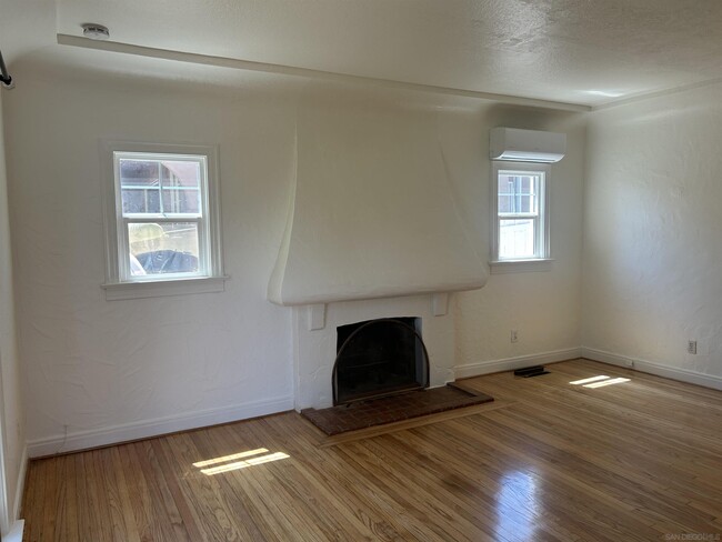 Building Photo - 4734 Biona Dr