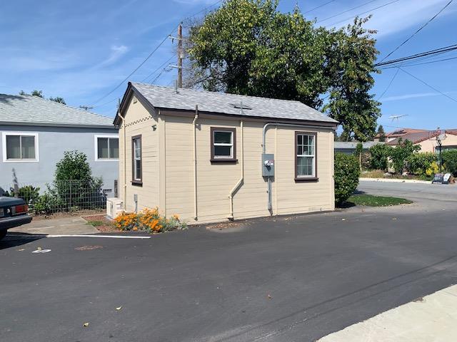 Building Photo - 3328 Greenwood Dr