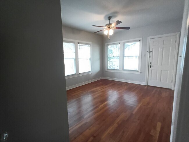 Building Photo - 109 W Norwood Ct