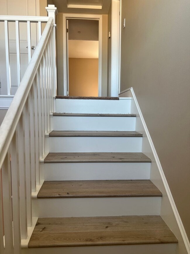 Building Photo - Modern 2-Bed, 2.5-Bath Townhome in Gardena – Stylish Living with Spacious Comfort!