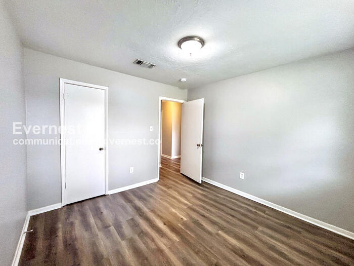 Building Photo - 12419 Lima Dr