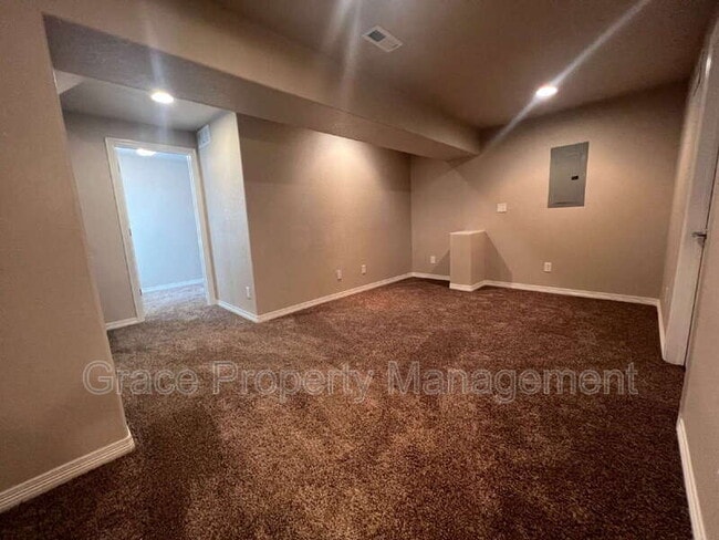 Building Photo - 6107 Kochia Ct